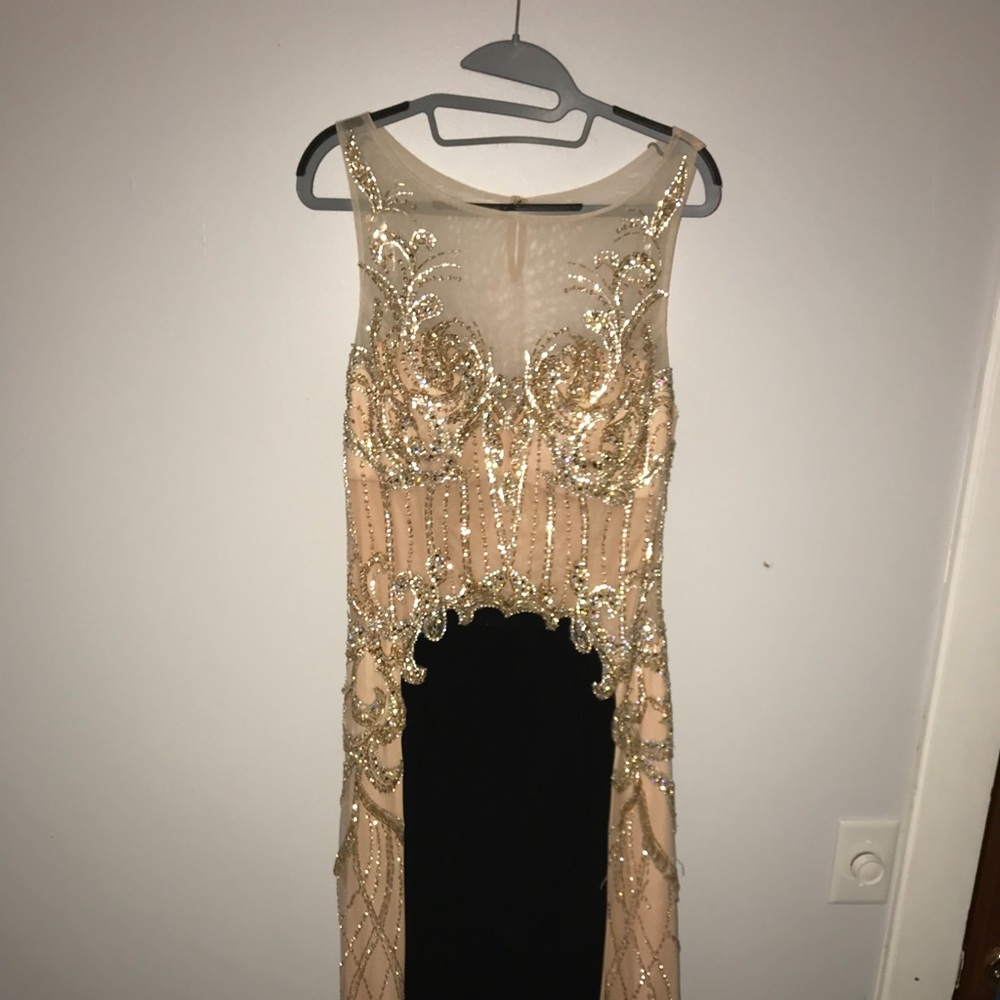 GORGEOUS PROM DRESS